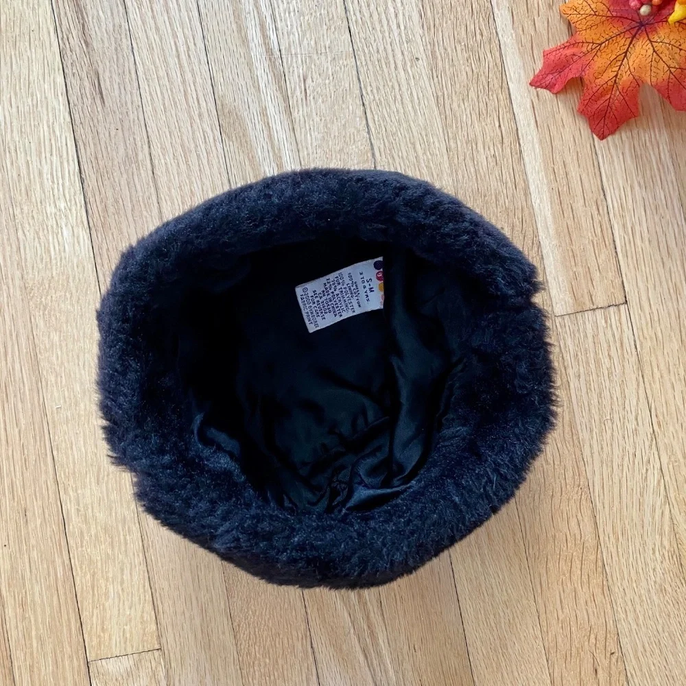 Gymboree Black Faux‎ Fur Trimmed Winter Hat – Kids Size S-M (3–4 Years)